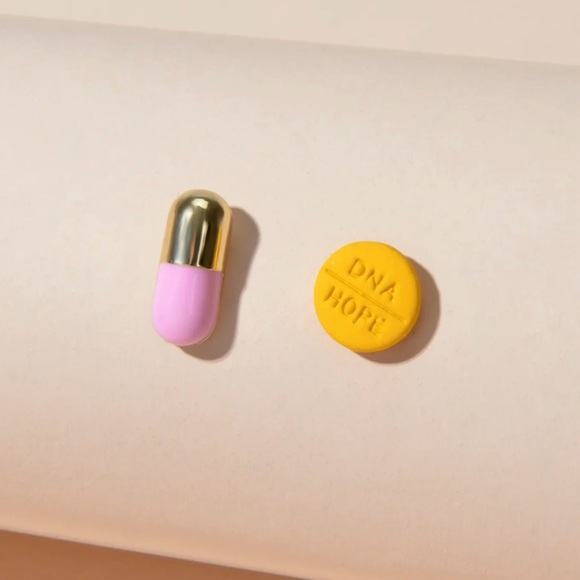 “You’re a Pill” DNA Hope Tablet Capsule Doctor Medicine Pharmacy Mismatched Stud - Picture 12 of 12